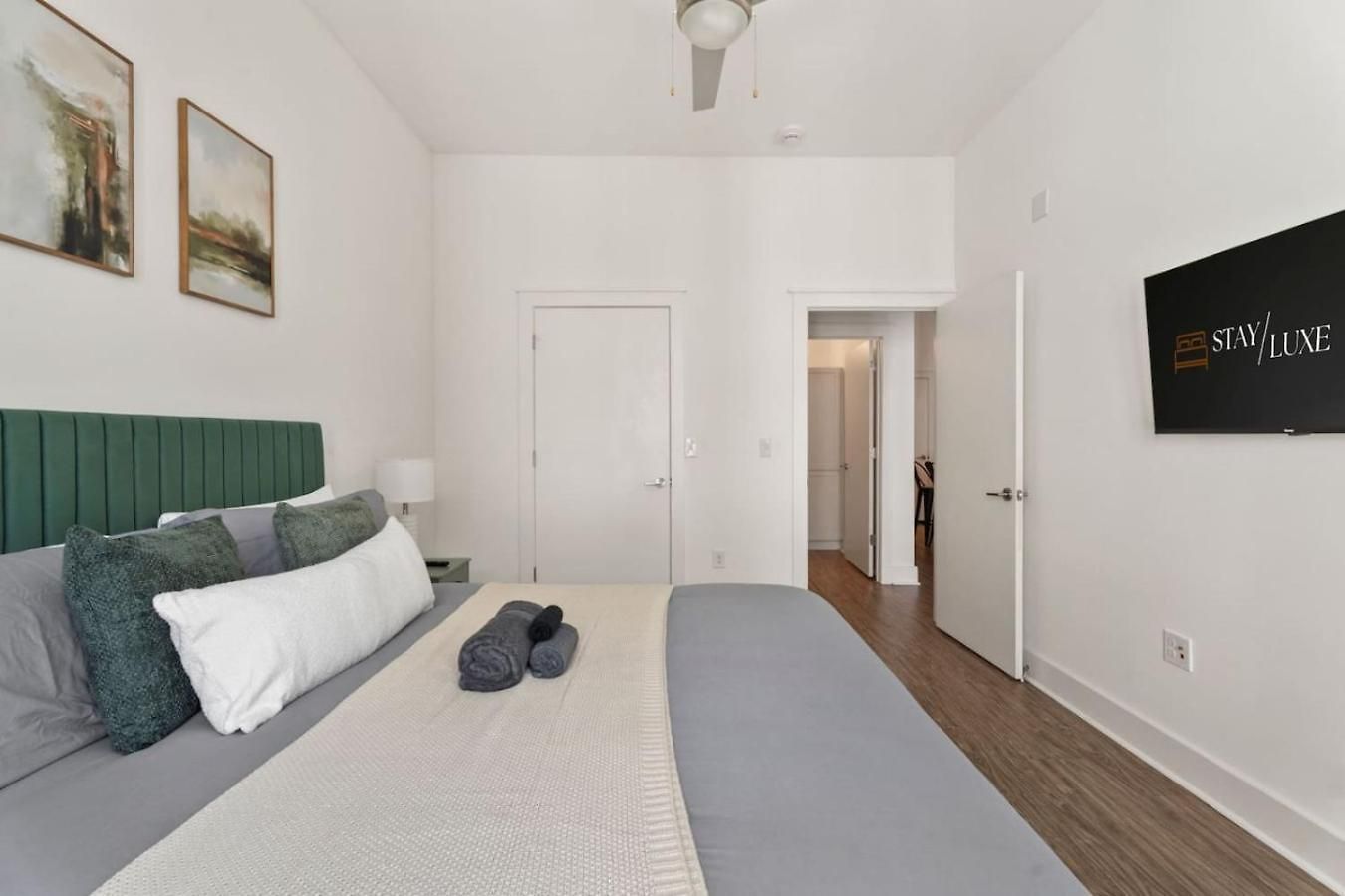 Apartment Queen Haven - Free Parking, Pool, Balcony Charlotte
