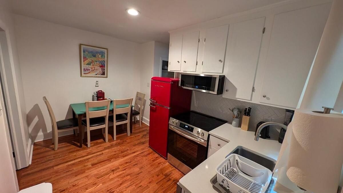 Apartment Two Side-by-side 1-bedroom Duplex Units