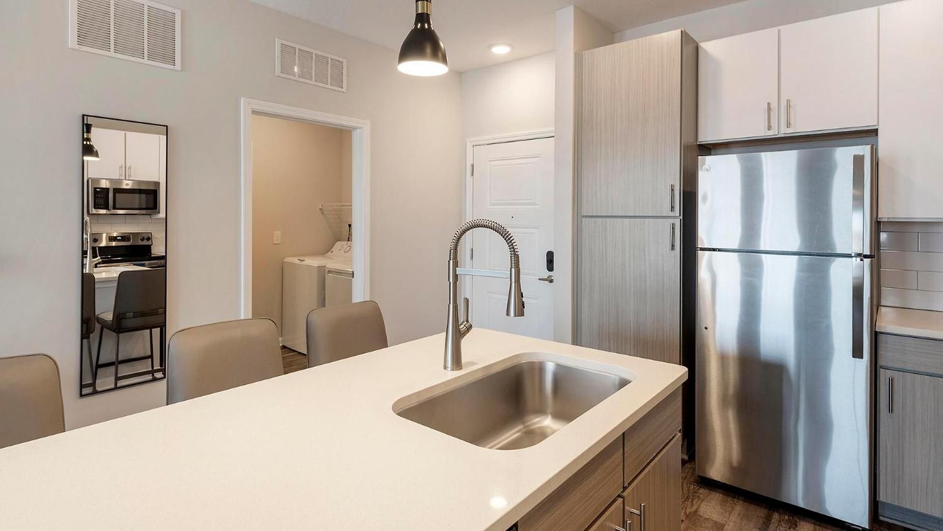 Landing Incredible 1bd Gym Pool Apartment Charlotte