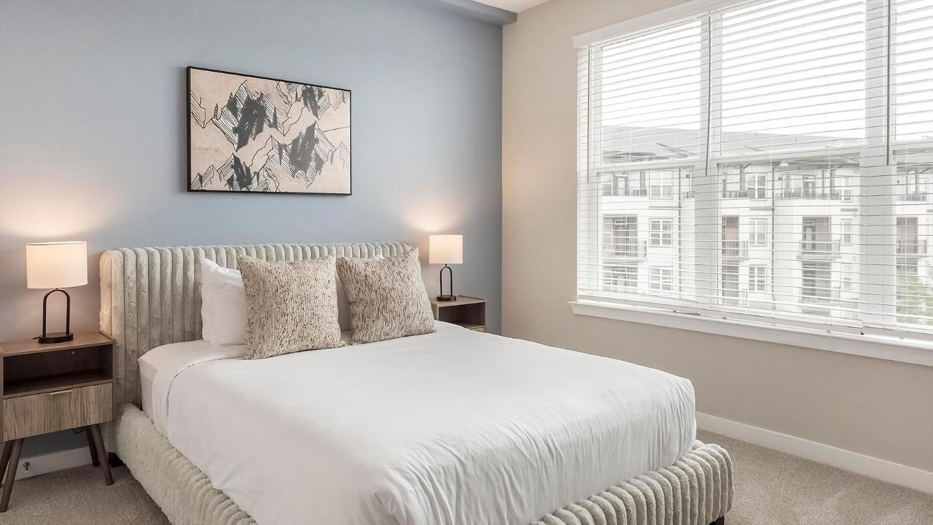 Landing Stunning 1bd Pool Yoga Charlotte