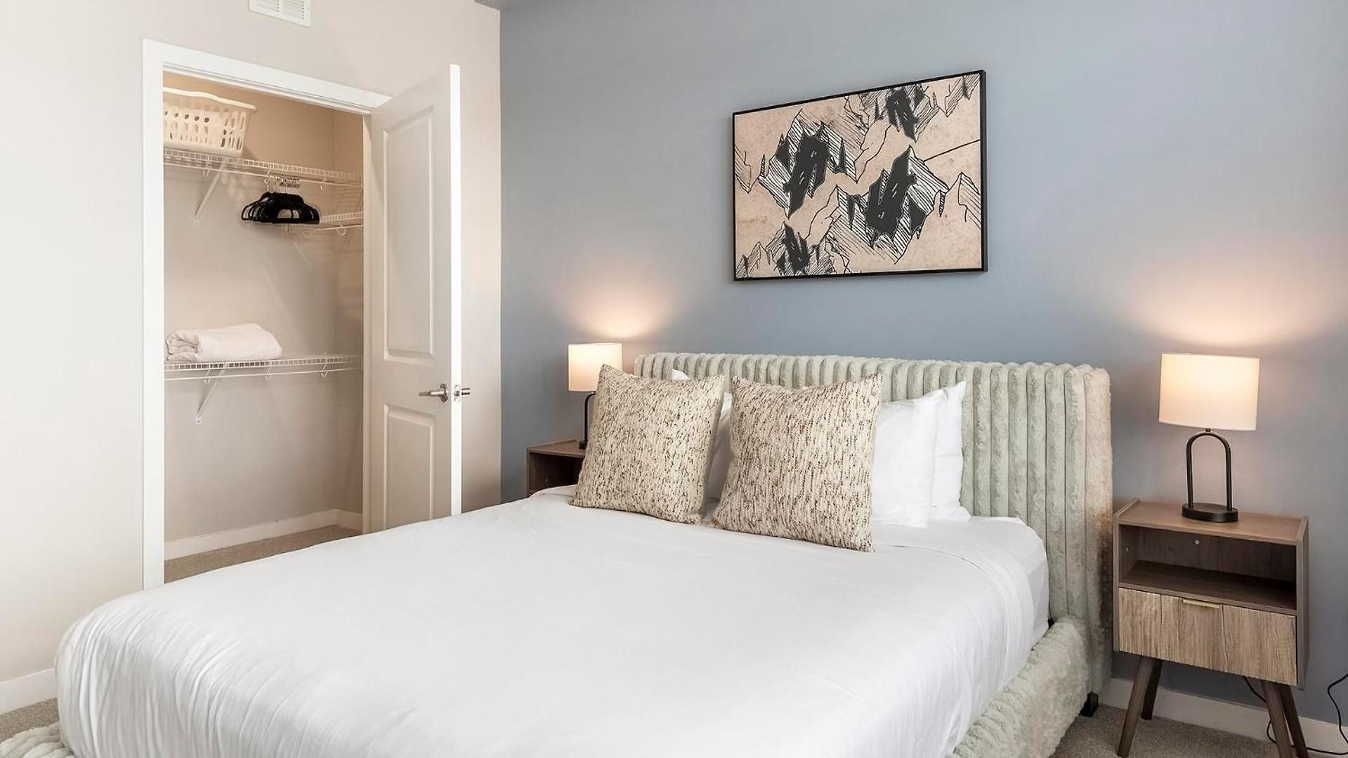 Landing Stunning 1bd Pool Yoga Charlotte
