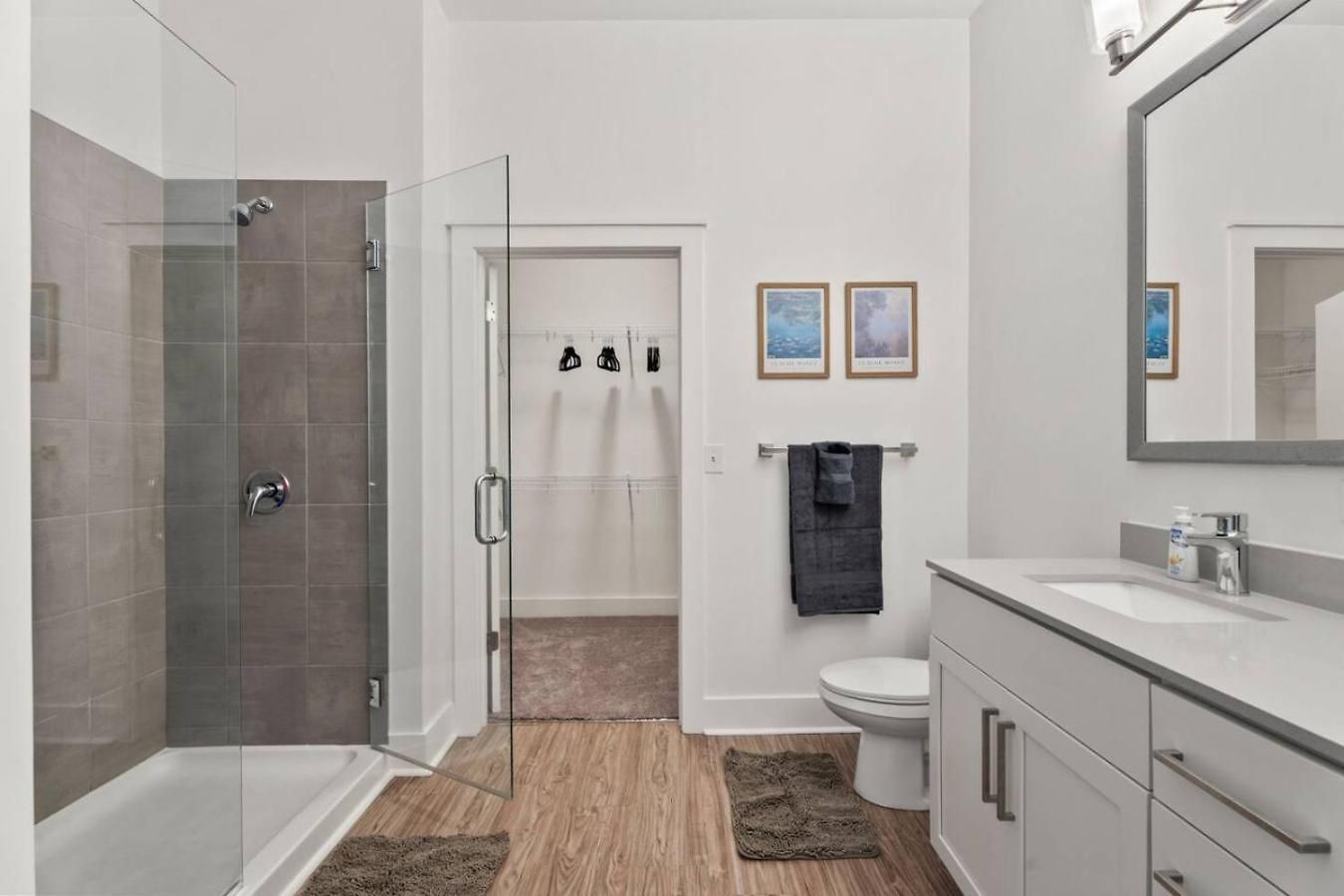 Apartment Queen Haven - Free Parking, Pool, Balcony