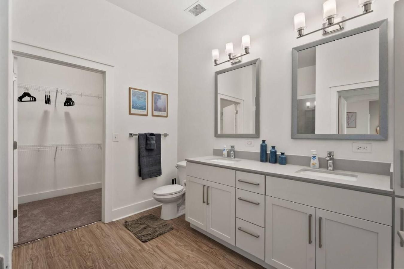 Apartment Queen Haven - Free Parking, Pool, Balcony *