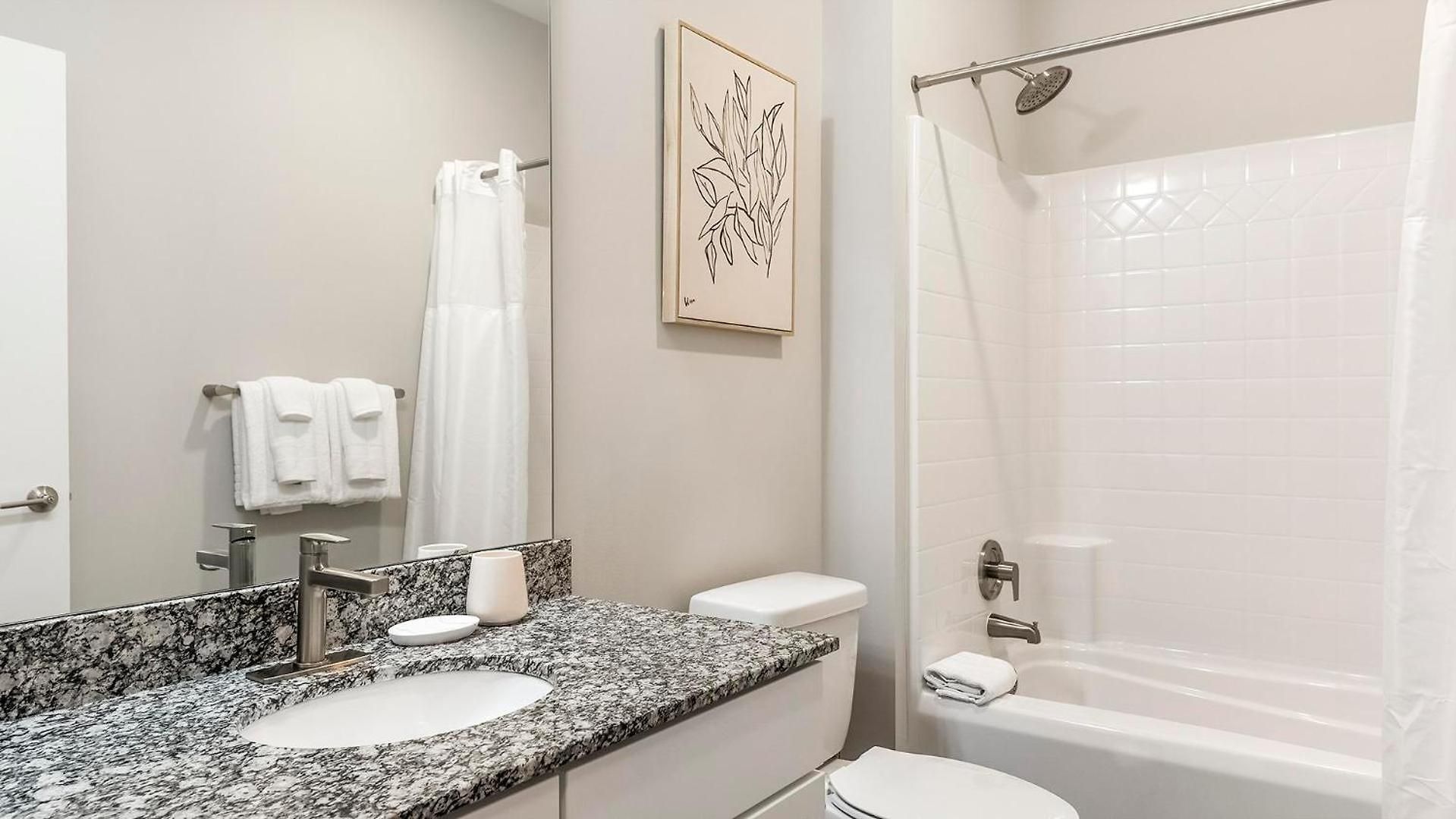 Landing Stunning 1bd Pool Yoga Apartment