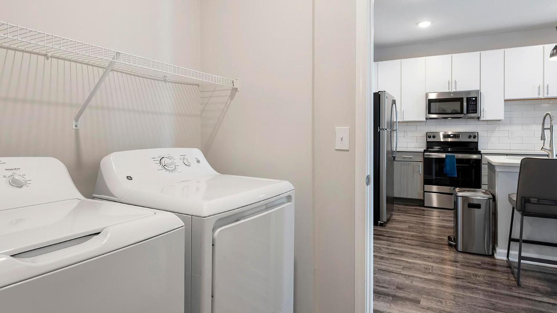 Landing Incredible 1bd Gym Pool Apartment *
