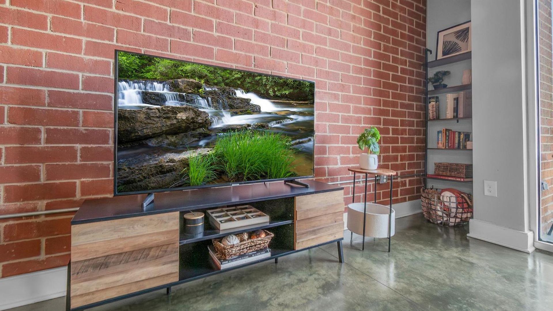 Modern Uptown Loft - Corporate-ready - Views