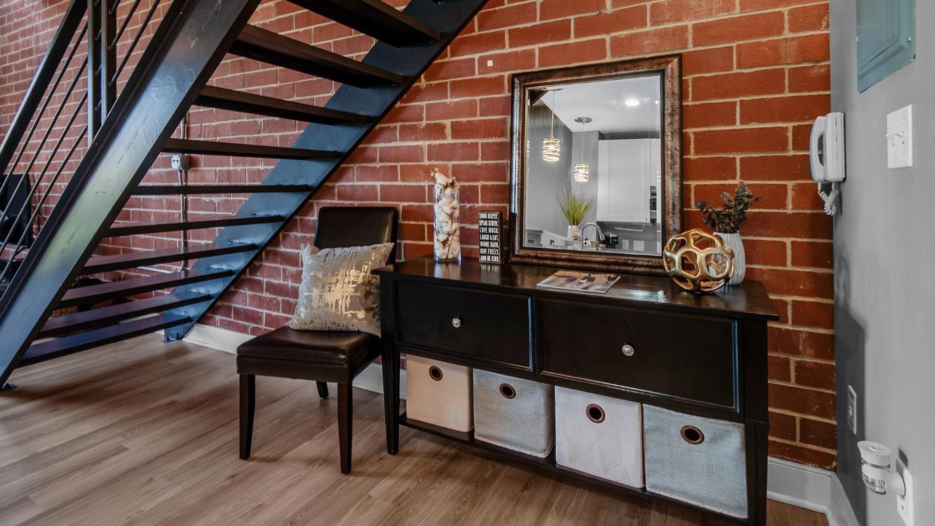 Apartment Modern Uptown Loft - Corporate-ready - Views *