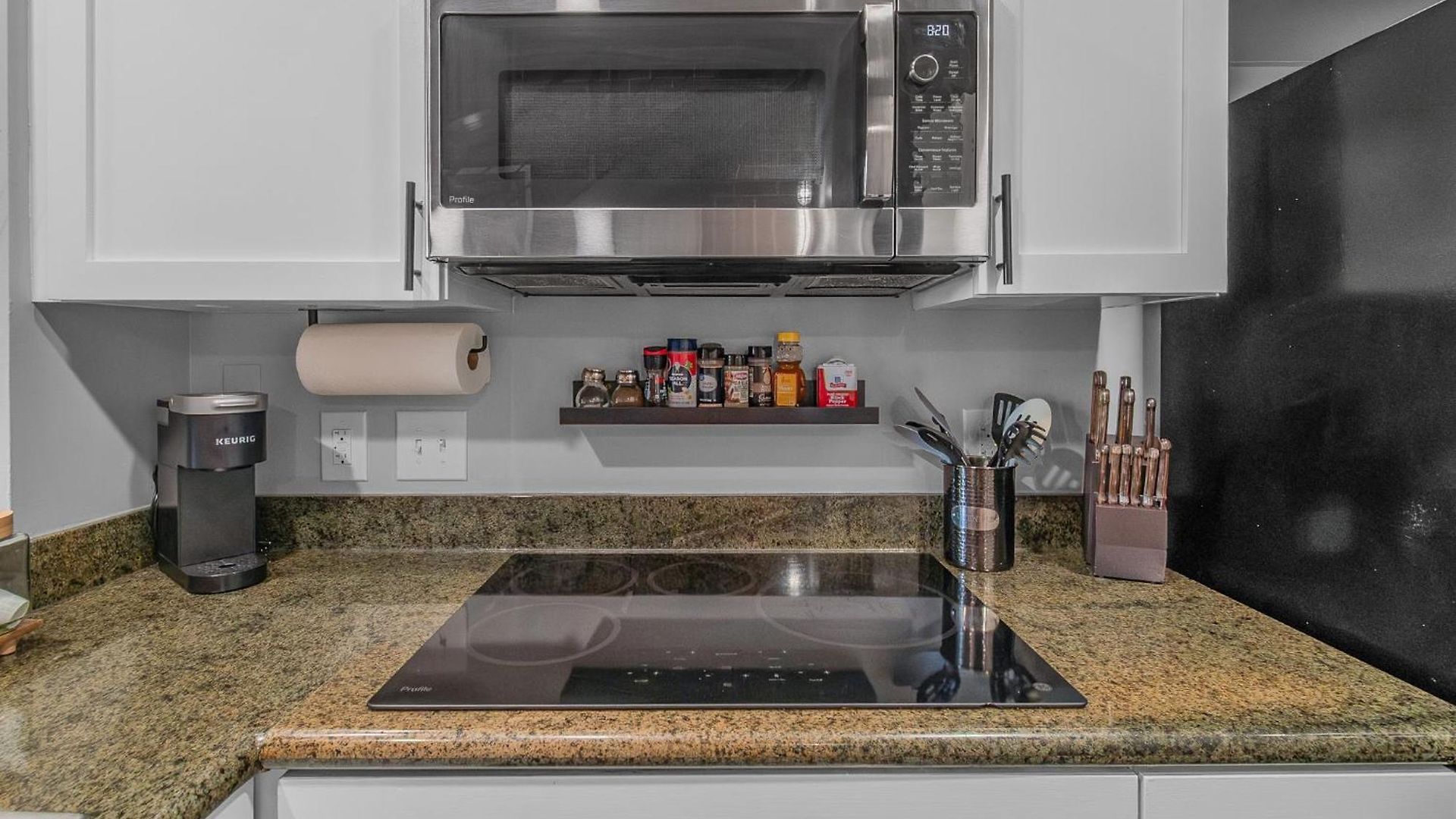 Apartment Modern Uptown Loft - Corporate-ready - Views *