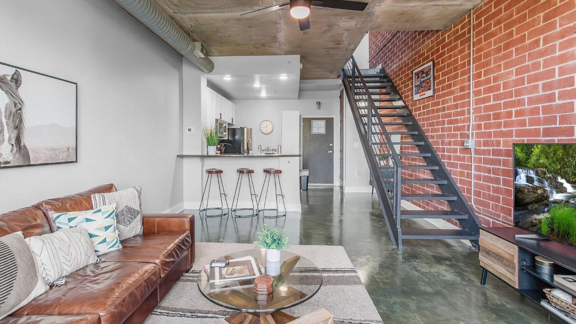 Modern Uptown Loft - Corporate-ready - Views Apartment *