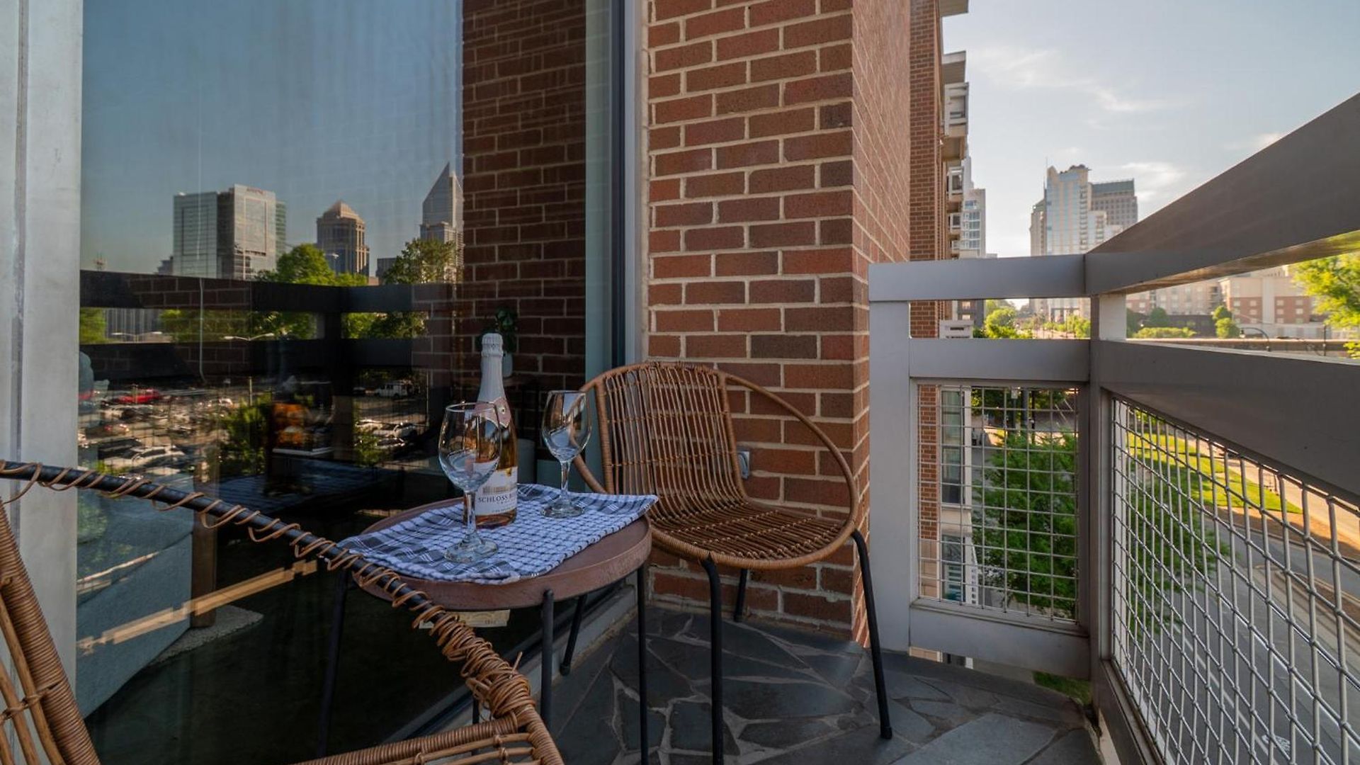 Modern Uptown Loft - Corporate-ready - Views * Charlotte