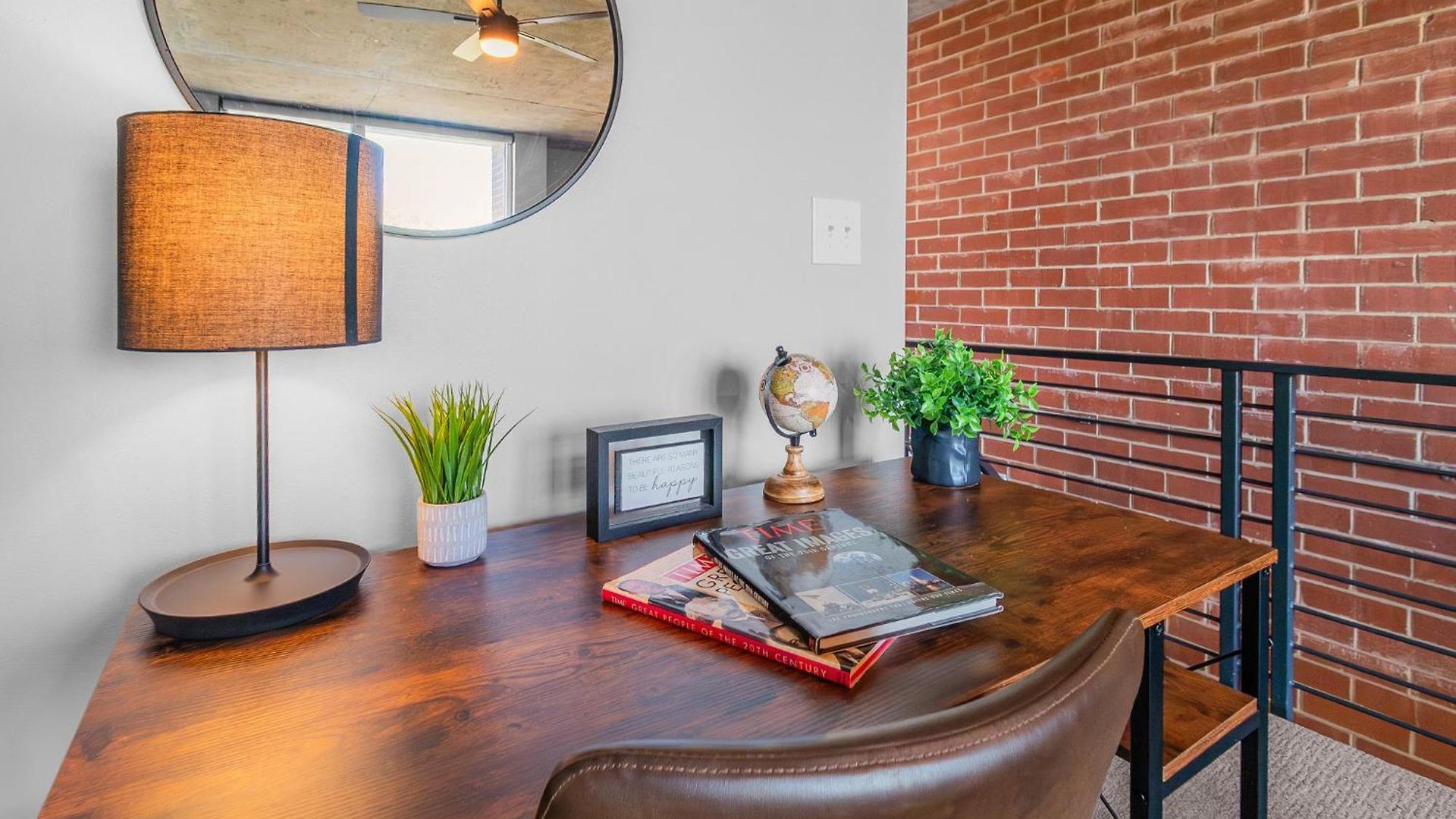 Modern Uptown Loft - Corporate-ready - Views Apartment *