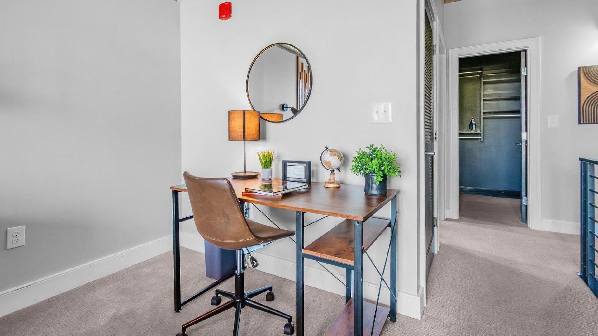 Apartment Modern Uptown Loft - Corporate-ready - Views *