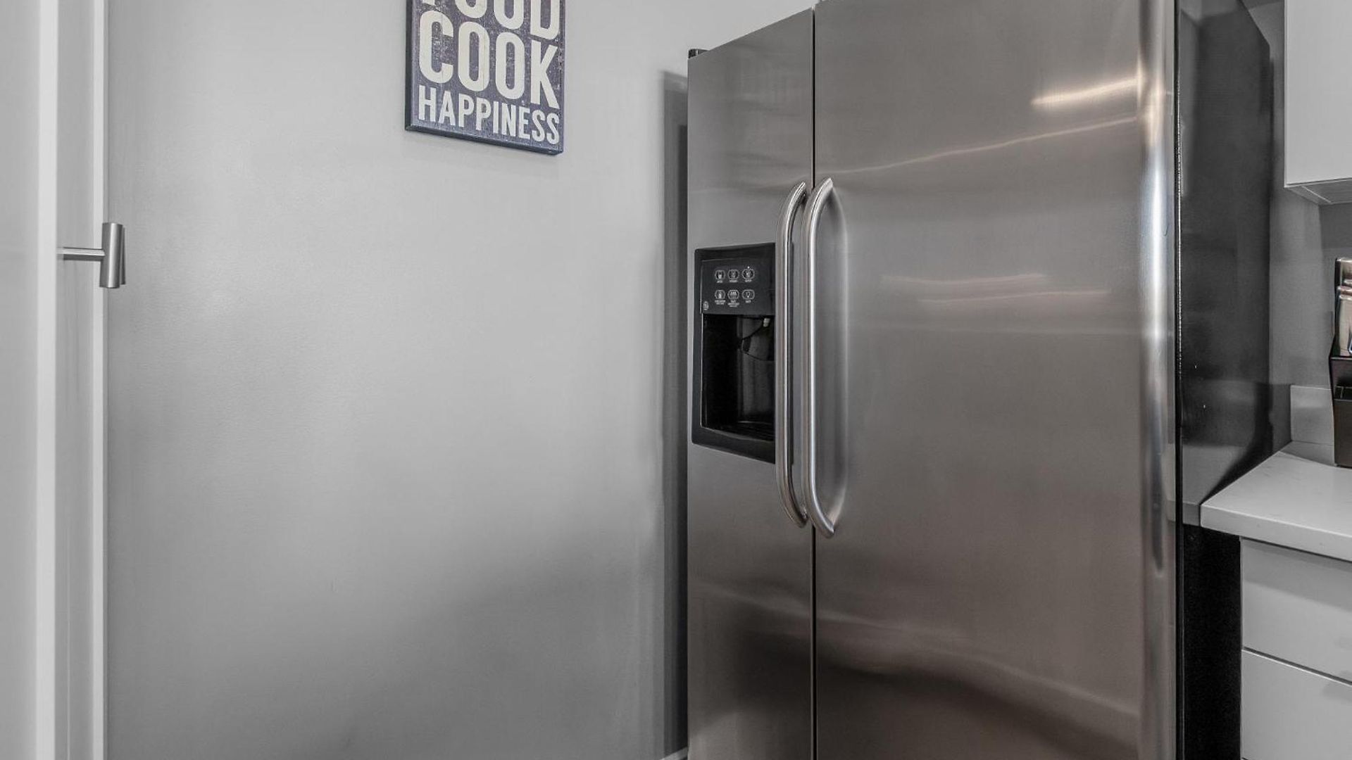 Modern Uptown Loft - Corporate-ready - Views Apartment *