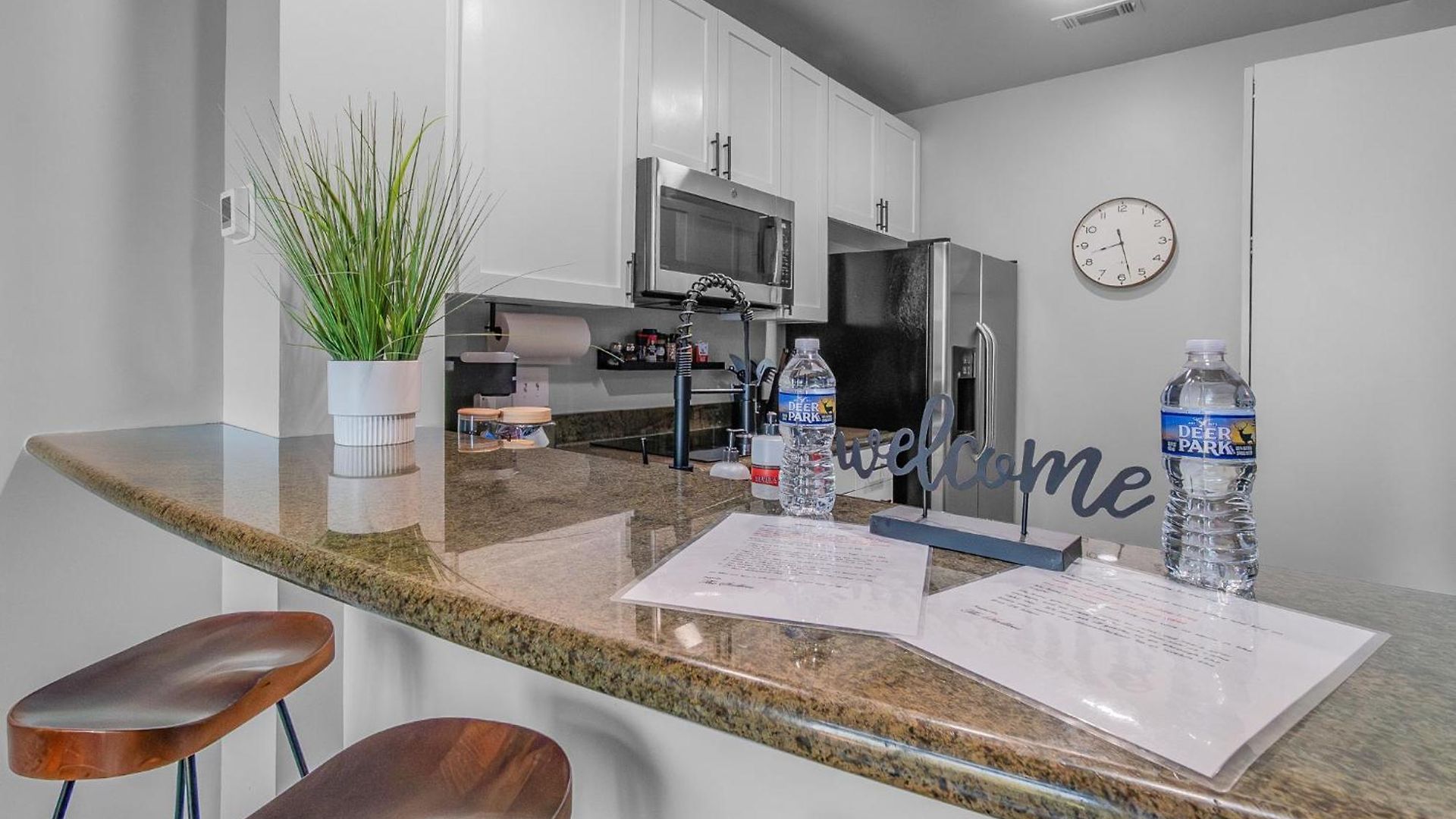 Modern Uptown Loft - Corporate-ready - Views Apartment *
