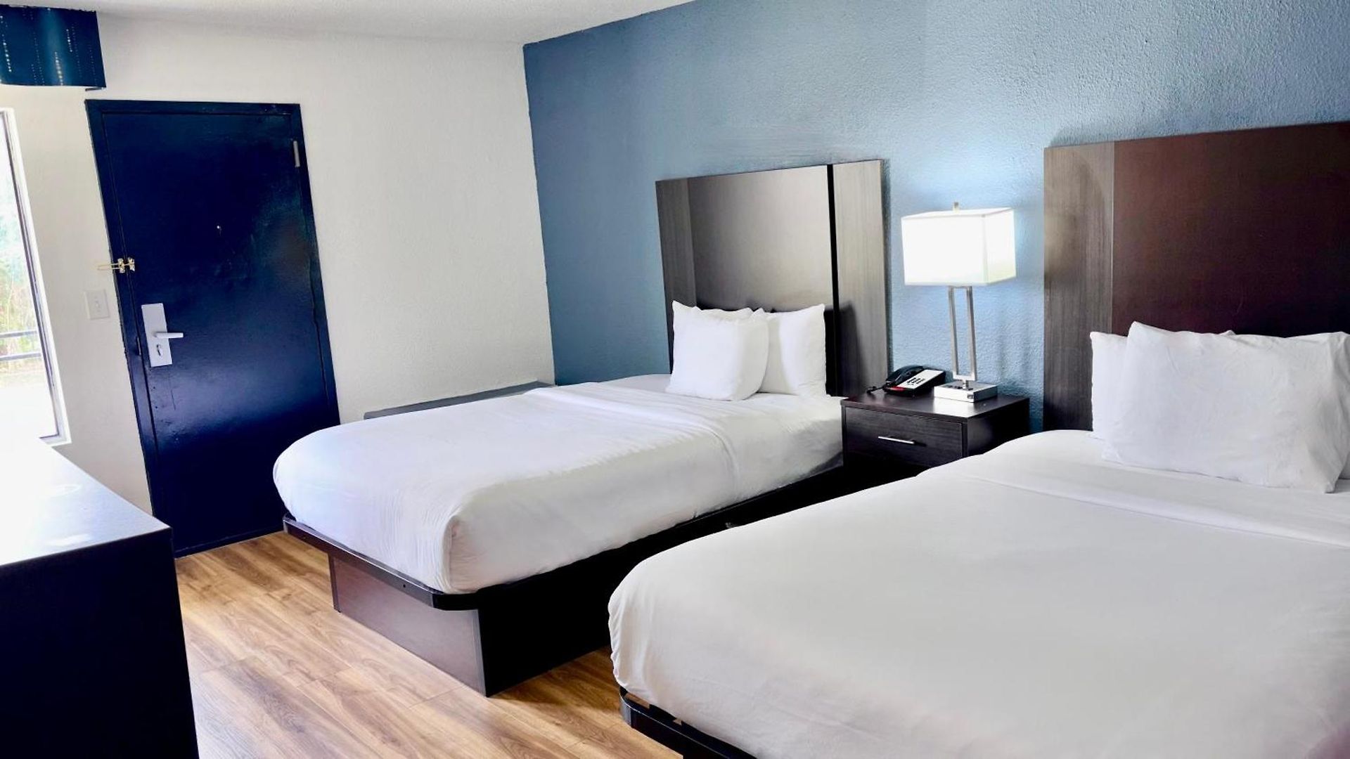 Clarion Pointe Hotel 3*