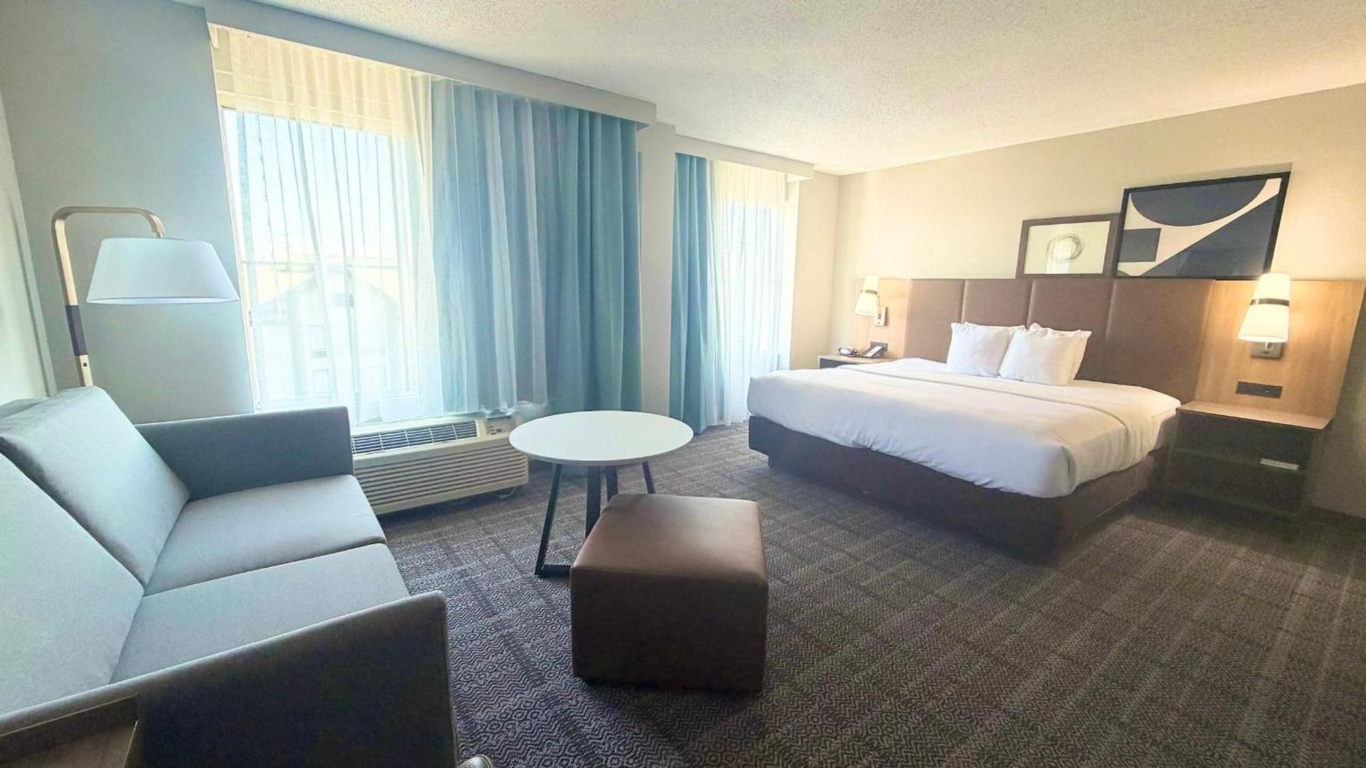 By Ihg Charlotte