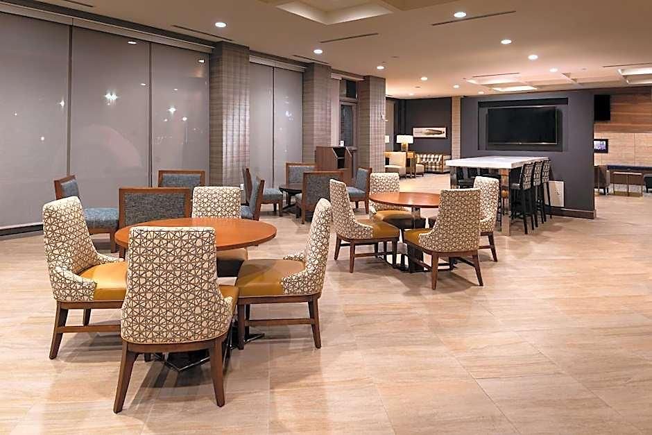 Courtyard By Marriott Northlake Hotel 2*