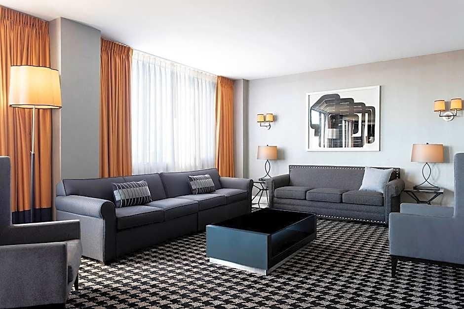 Le Meridien Hotel 4*