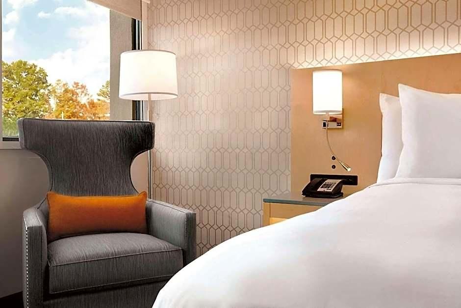Hotel Radisson Airport 3*