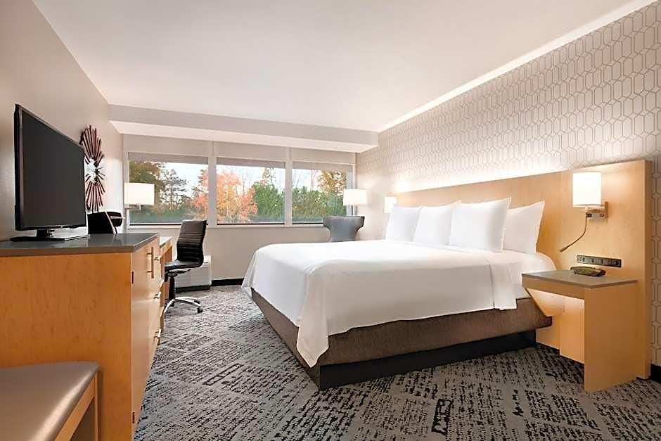 Radisson Airport 3*