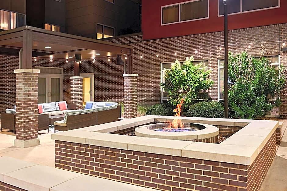 Fairfield & By Marriott Airport 3*