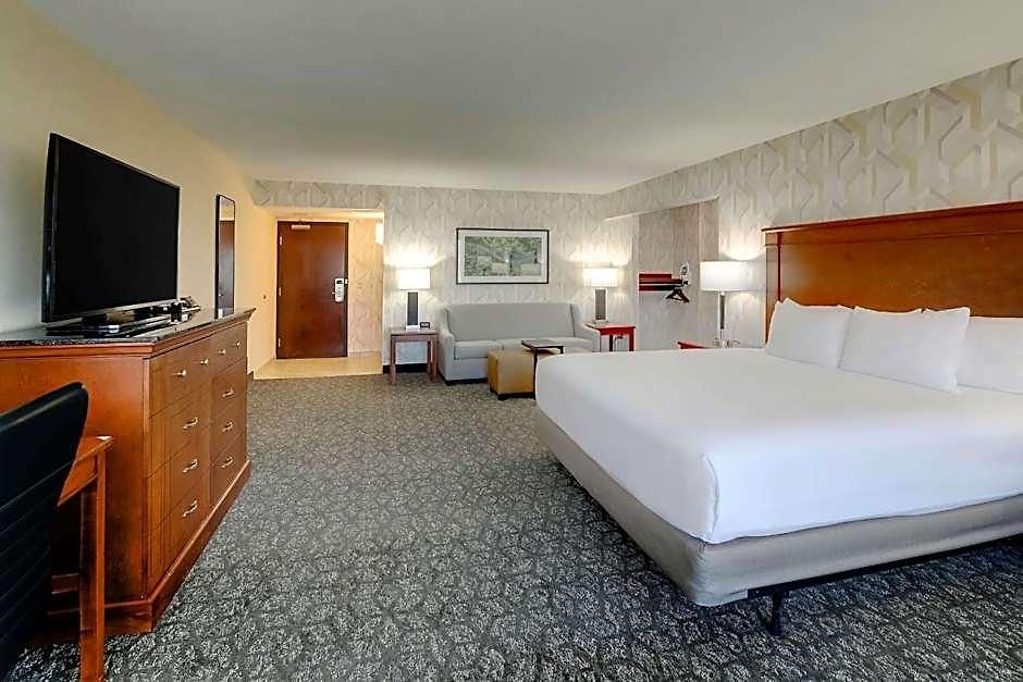 Hotel Drury & Place Charlotte