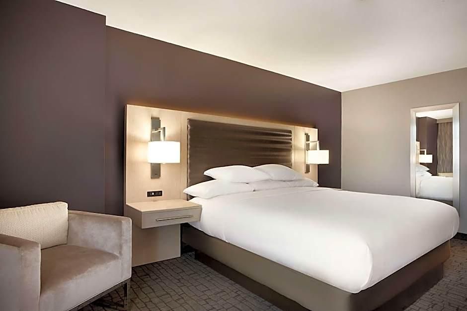Embassy By Hilton Uptown Hotel 4*