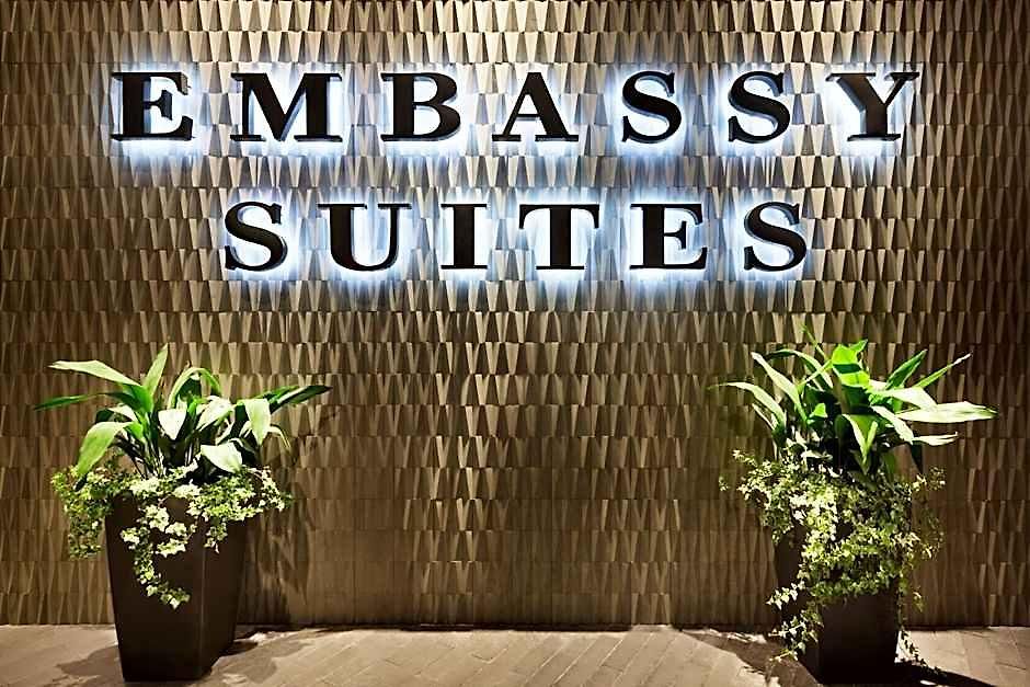 Embassy By Hilton Uptown Hotel 4*