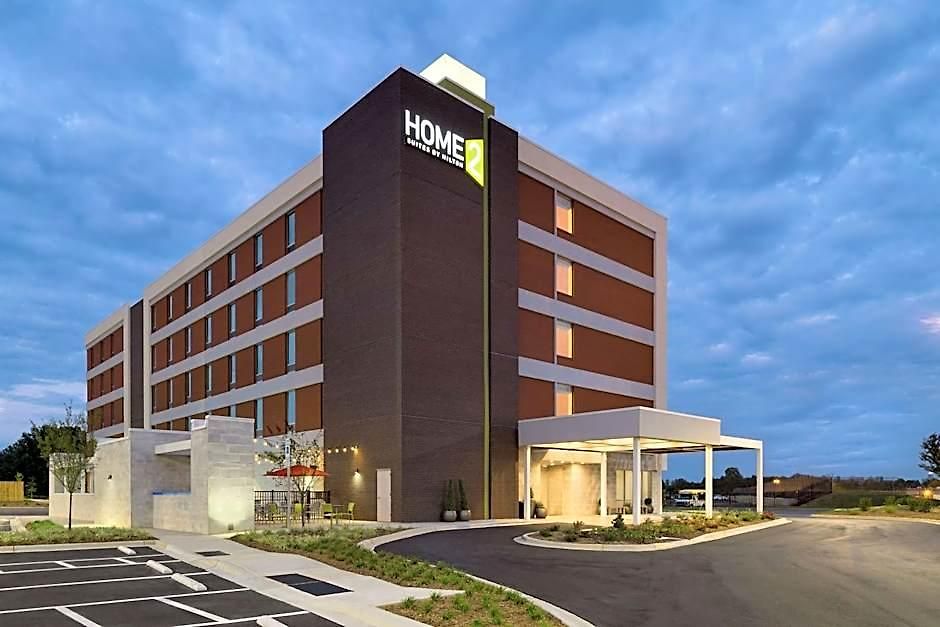 Home2 By Hilton Airport 3*