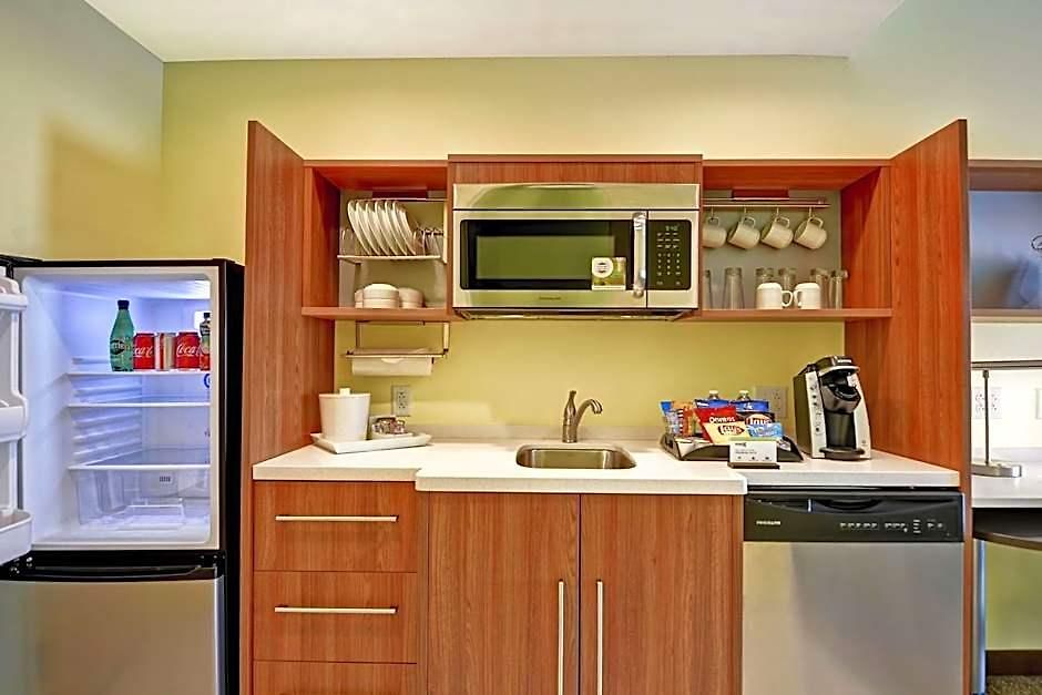 Home2 By Hilton Airport