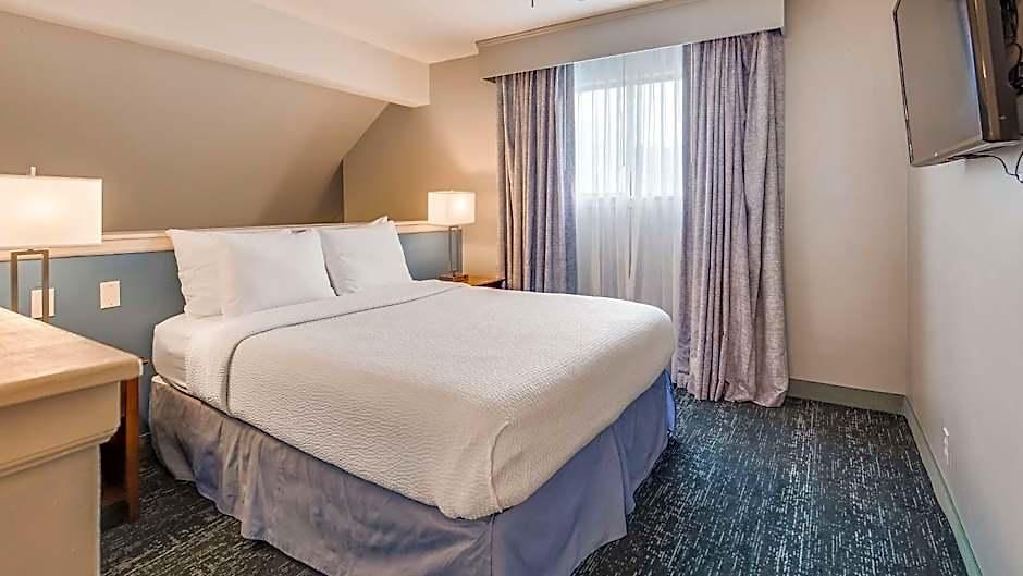 Hotel Surestay By Western Executive Park 3*