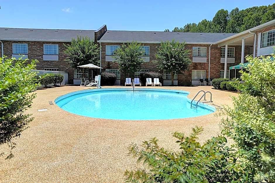 Hotel Country & By Radisson, I-85 Airport, Nc 3*