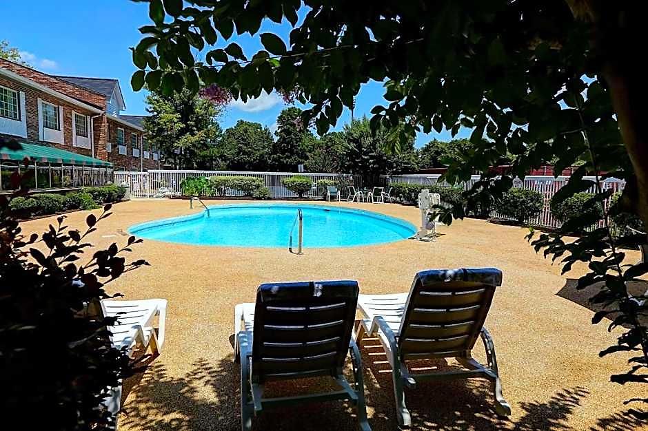 Country & By Radisson, I-85 Airport, Nc 3* Charlotte
