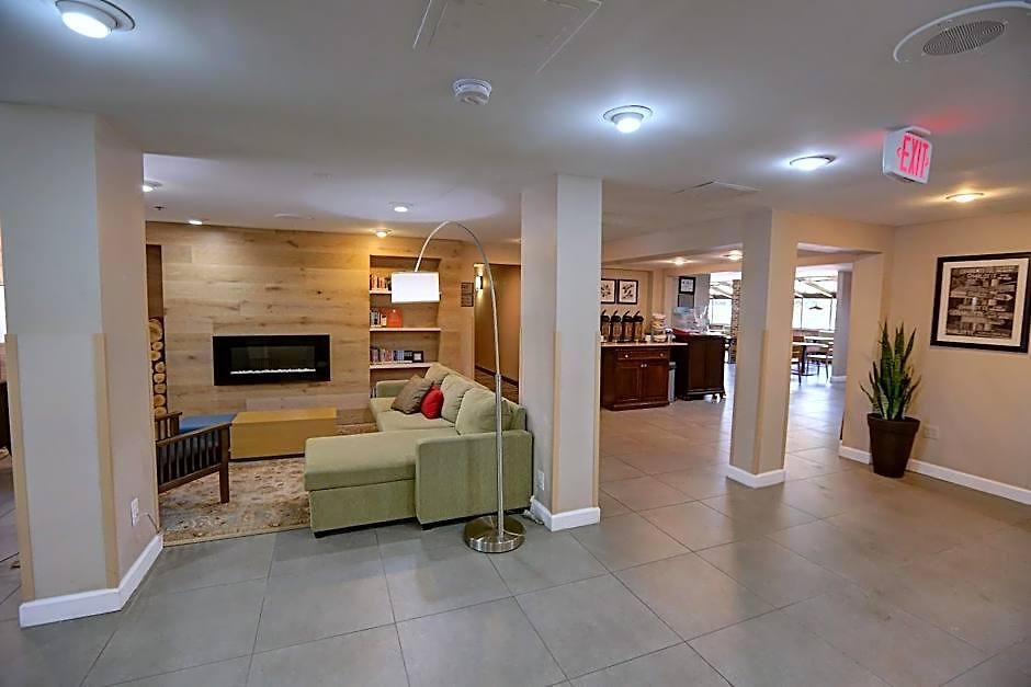Hotel Country & By Radisson, I-85 Airport, Nc 3*