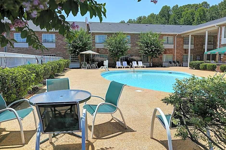 Hotel Country & By Radisson, I-85 Airport, Nc 3*