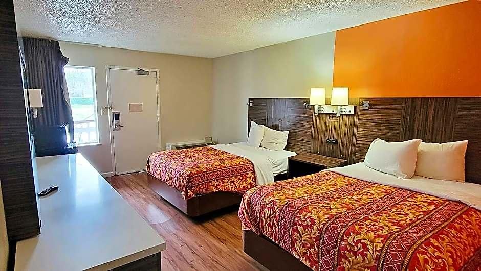 Motel & 4 Less