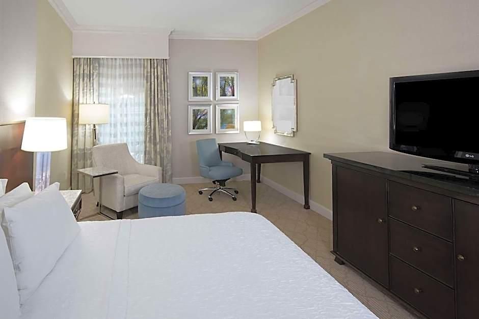 Hotel Hampton & South Park At Phillips Place