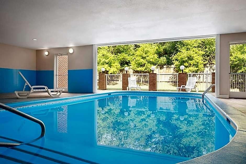 Country & By Radisson, Place, Nc 4* Charlotte
