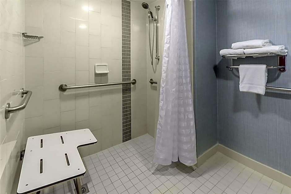 Hotel Hyatt Place Airport Billy Graham Parkway 3*