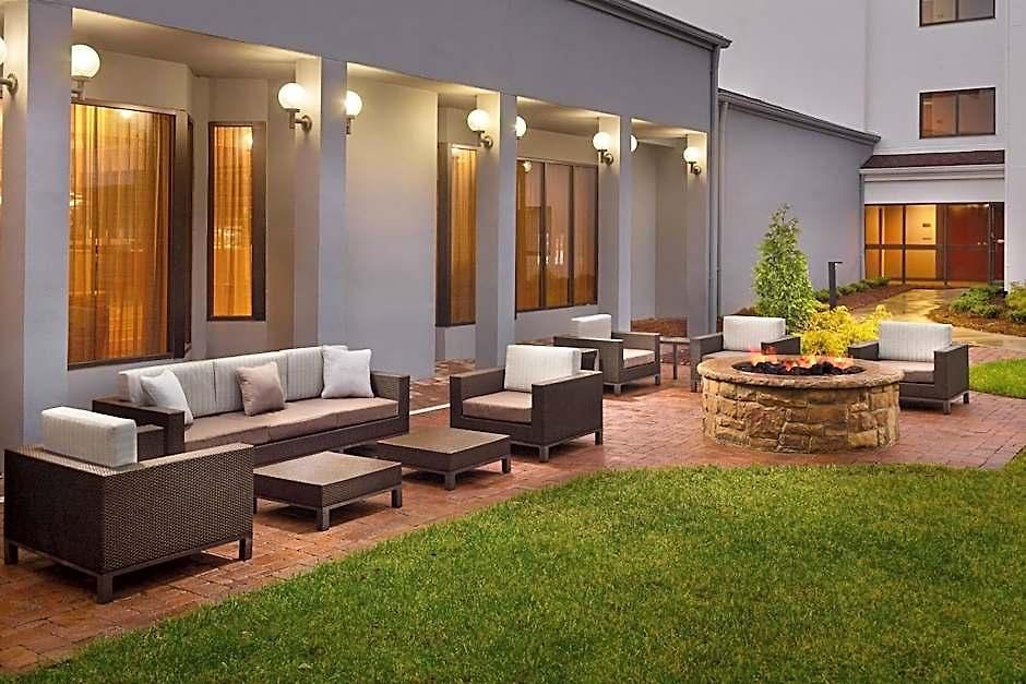 Courtyard Southpark Hotel