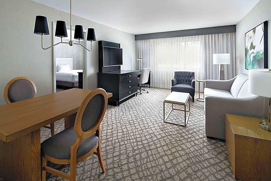 Doubletree By Hilton Charlotte/southpark Hotel 3*