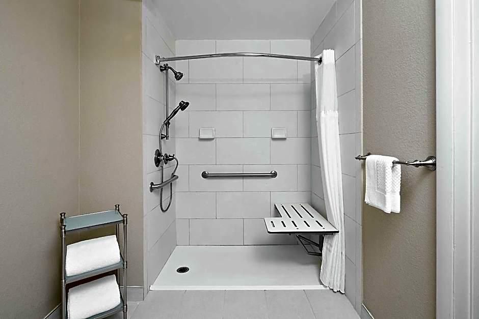 Doubletree By Hilton Charlotte/southpark Hotel 3*