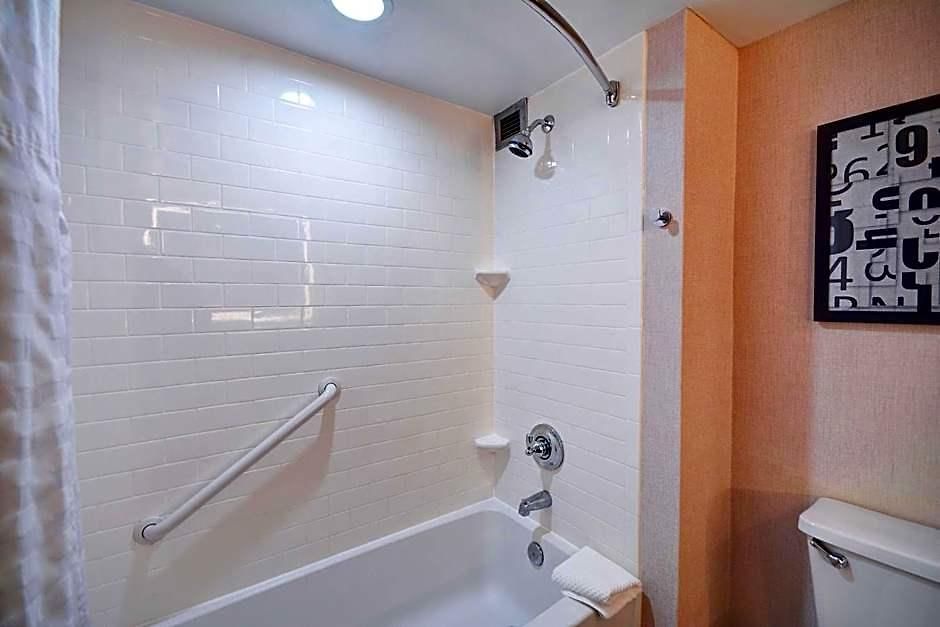 Embassy 3* Charlotte