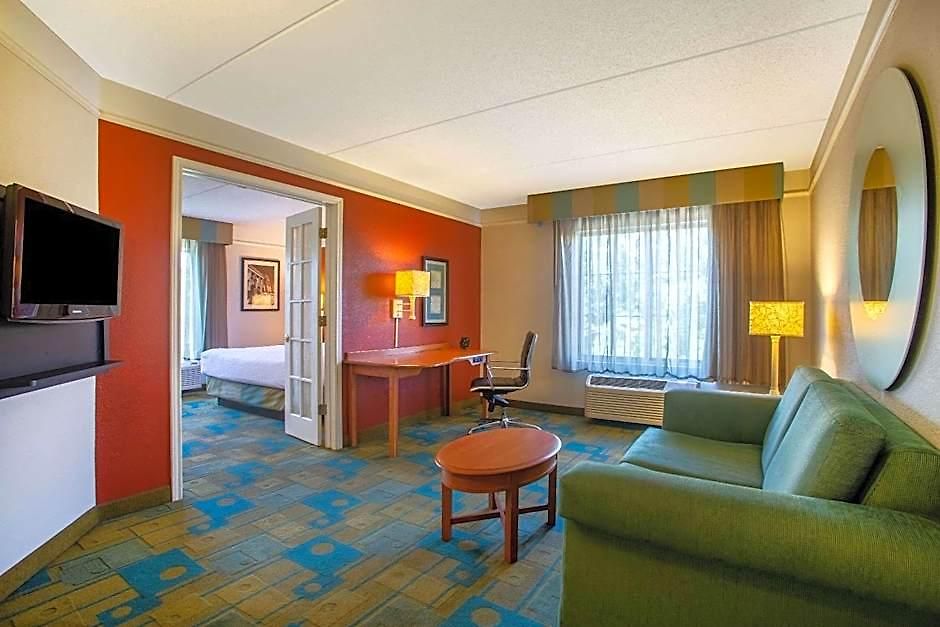 Hotel La Quinta By Wyndham Airport South 3*