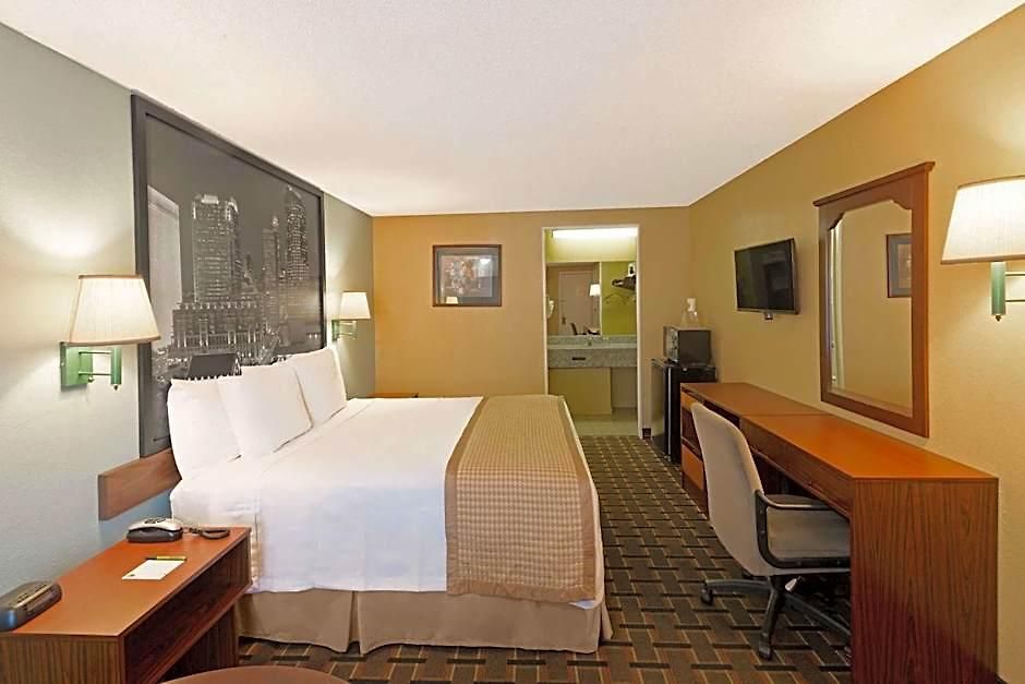 Rodeway Airport Area Inn Charlotte