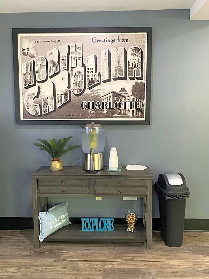 Super 8 By Wyndham Charlotte