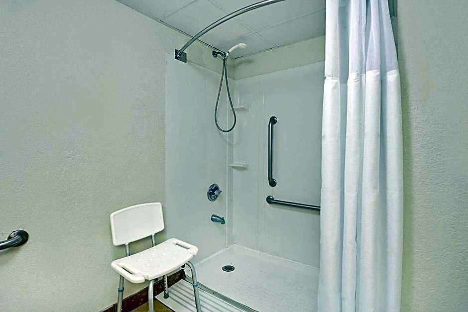 Wyndham Garden Airport Southeast 3*