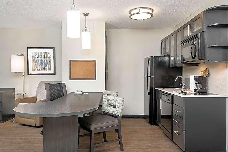 Candlewood - - Arrowood By Ihg Hotel 2*