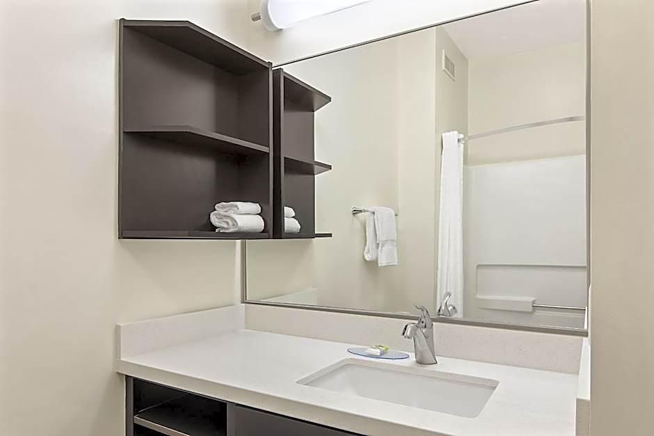 Candlewood - - Arrowood By Ihg 2*