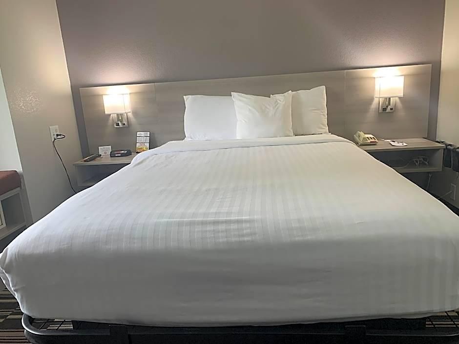 Microtel By Wyndham Airport Charlotte
